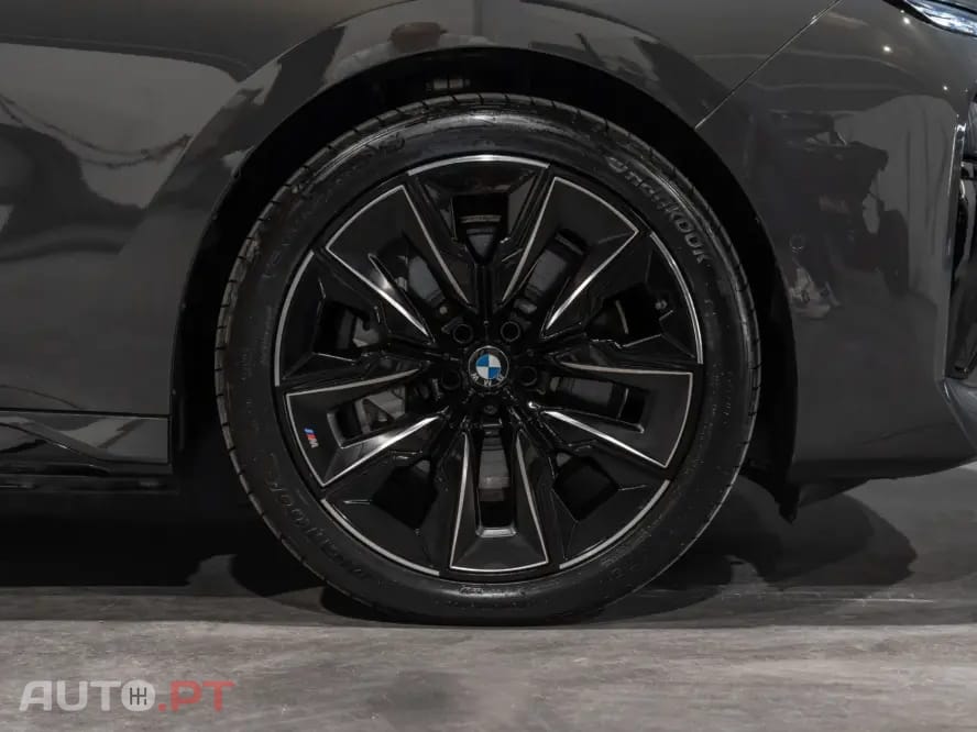 BMW 750 750e xDrive Pack Desportivo M