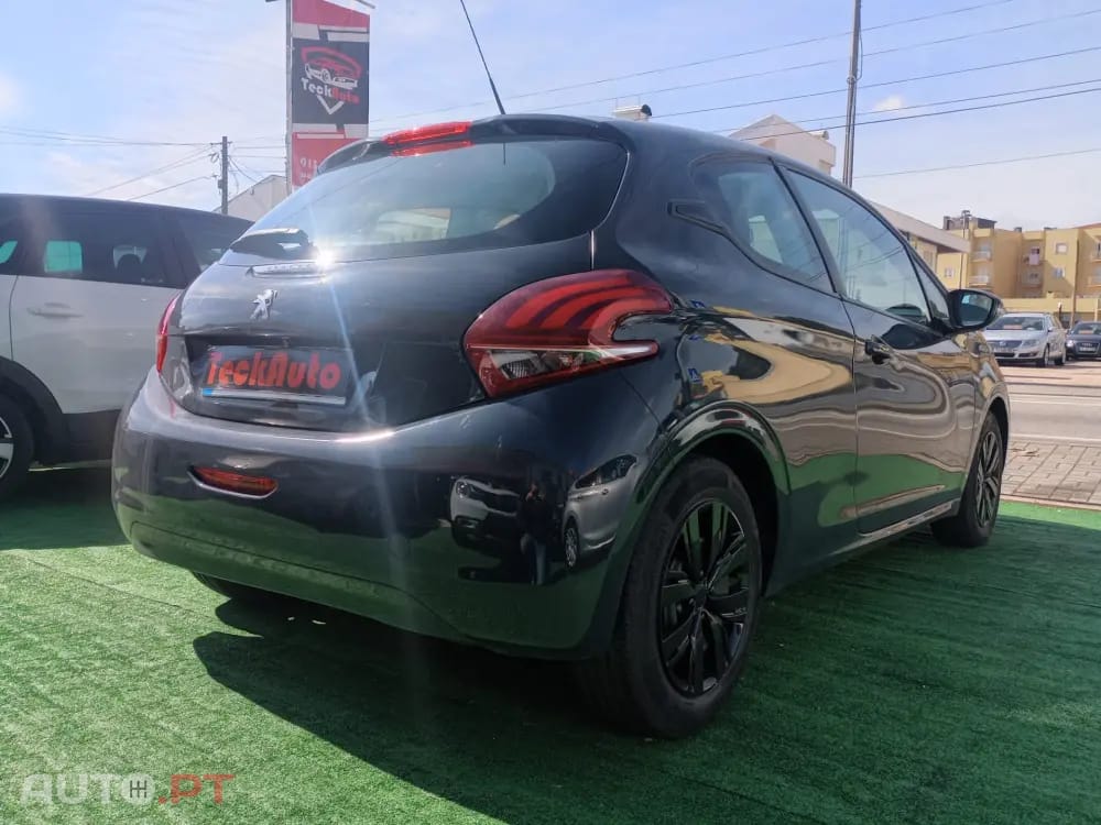 Peugeot 208 PureTech 82 Winter Edition