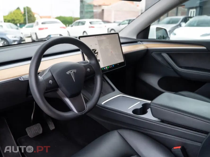Tesla Model Y Long Range Dual Motor AWD