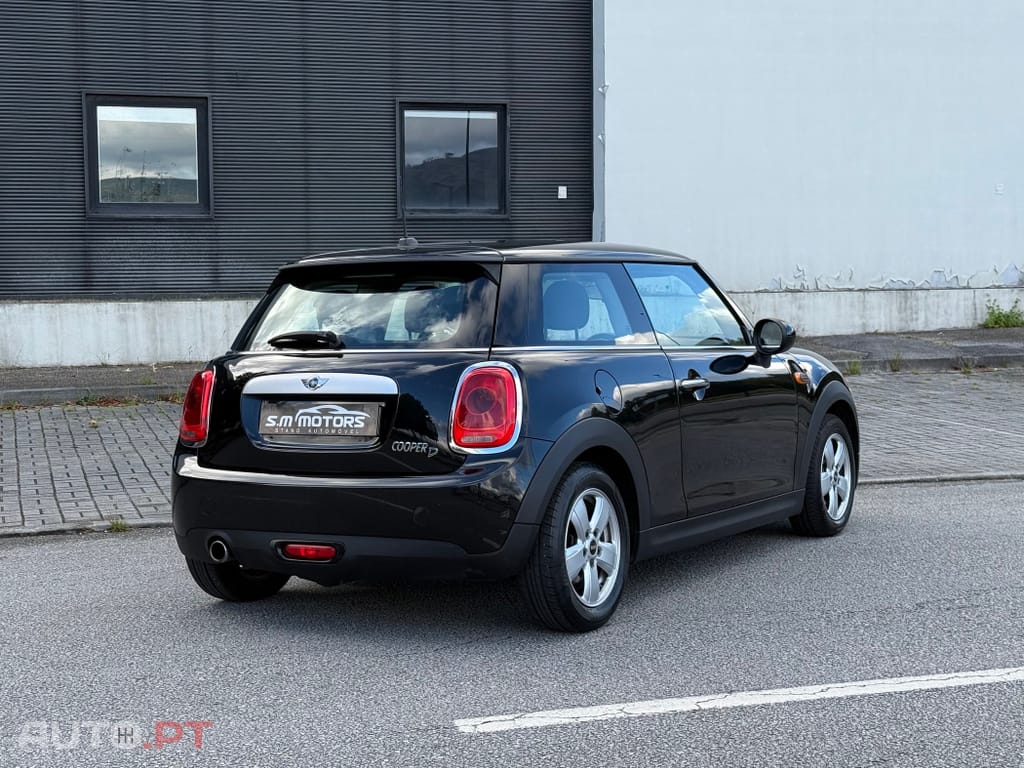 MINI Cooper Cooper D