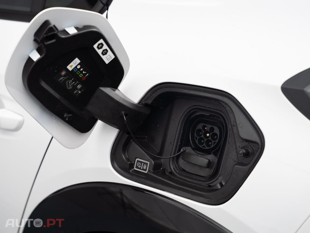 Peugeot E-208 50 kWh Active Pack