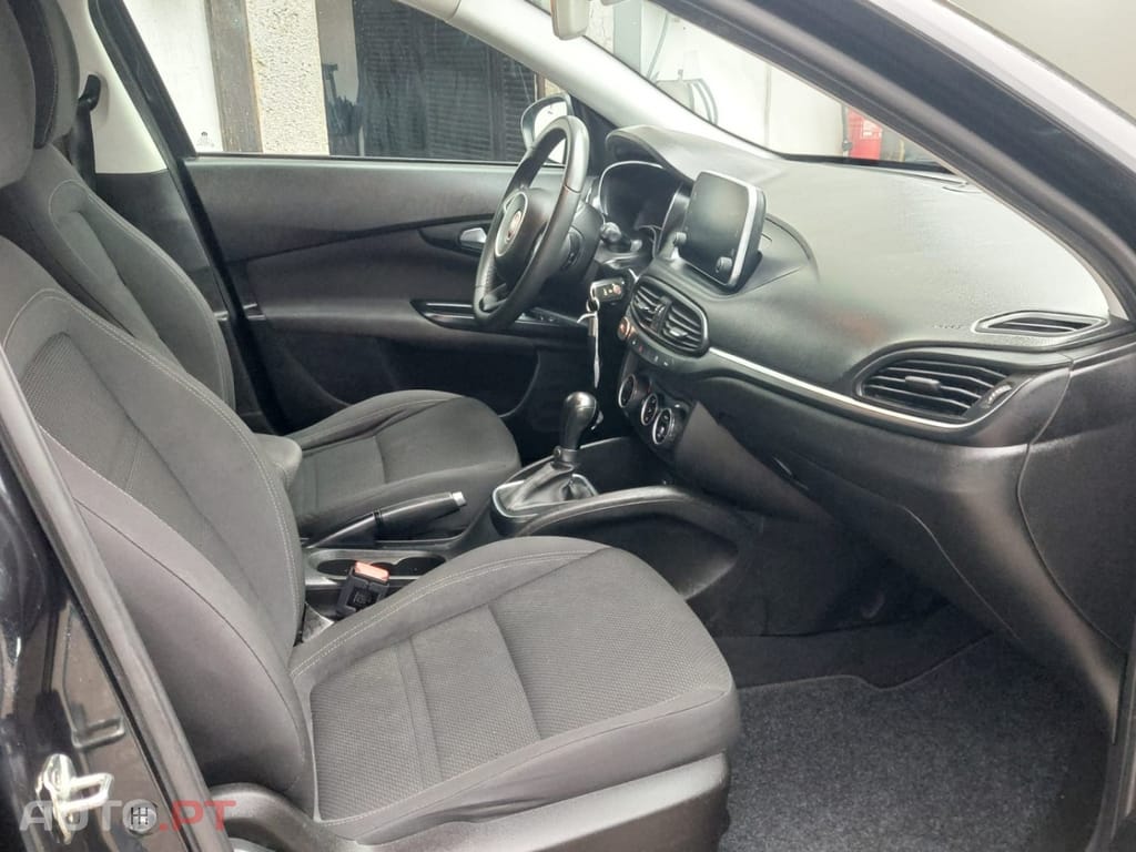 Fiat Tipo 1.6 M-Jet Lounge J17 DCT