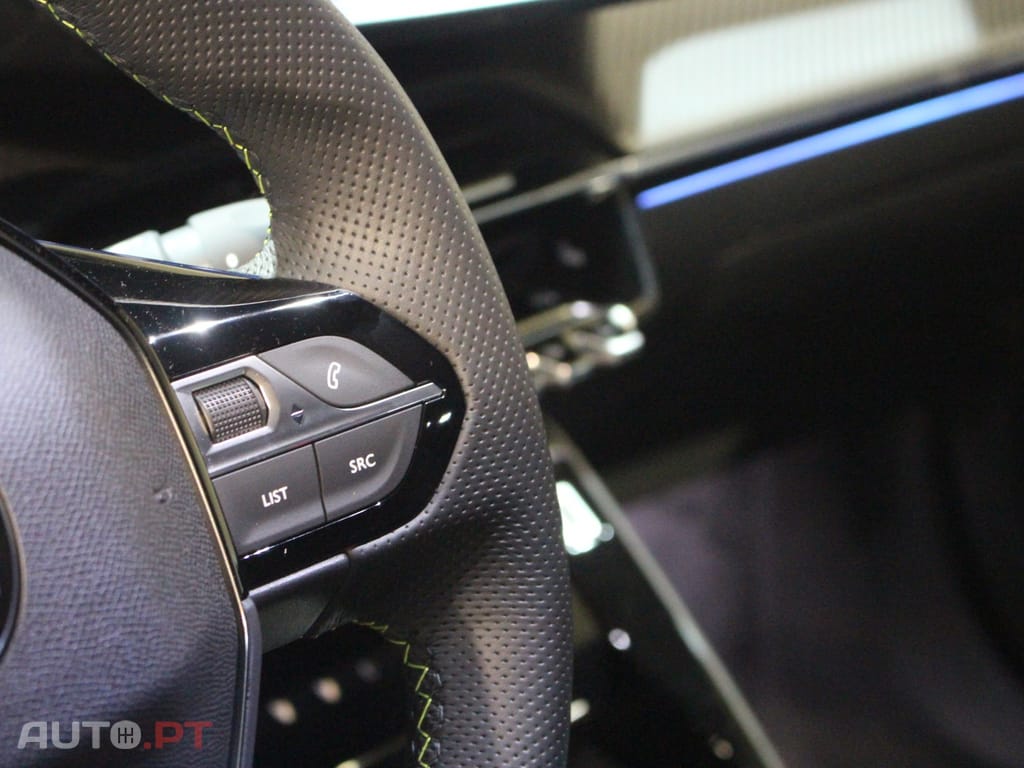 Peugeot E-2008 50 kWh GT