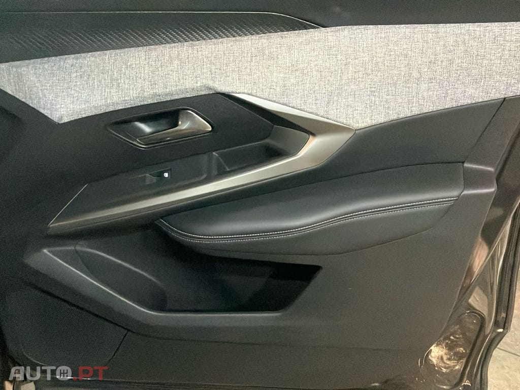 Peugeot 3008 1.2 Hybrid Allure e-DCS6