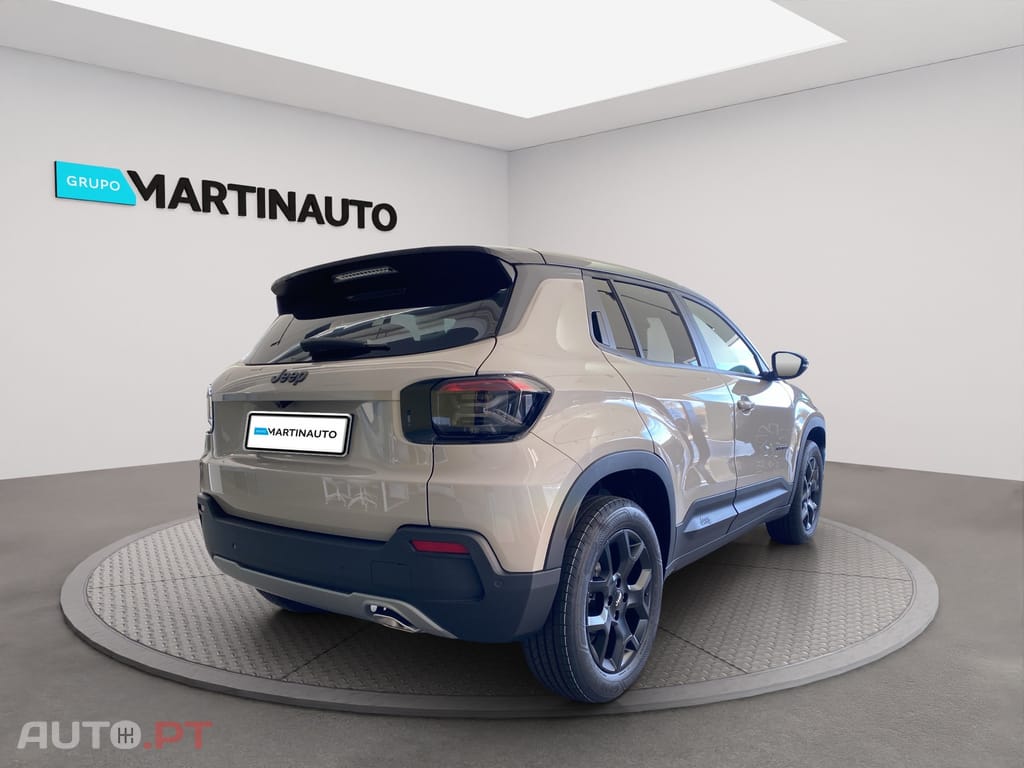 Jeep Avenger 1.2 e-Hybrid Black Edition DCT