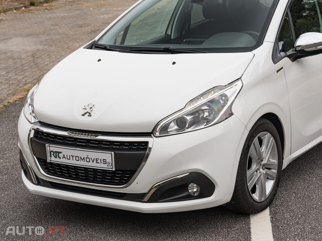 Peugeot 208 1.2 PureTech Signature