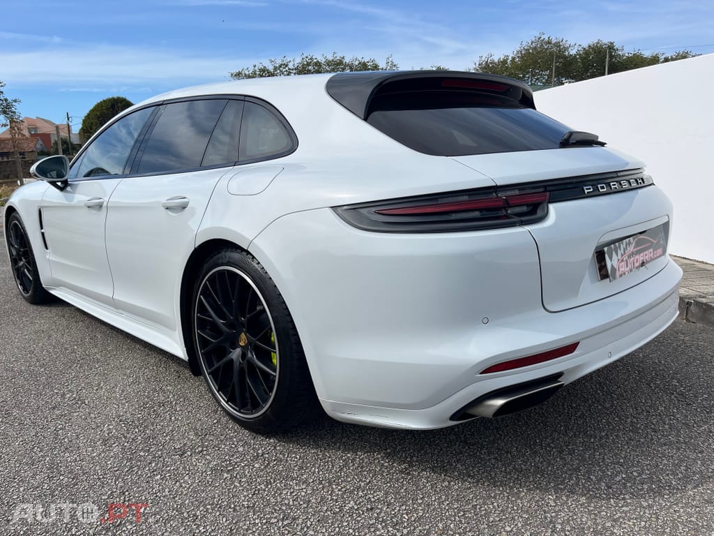 Porsche Panamera 4 E-Hybrid