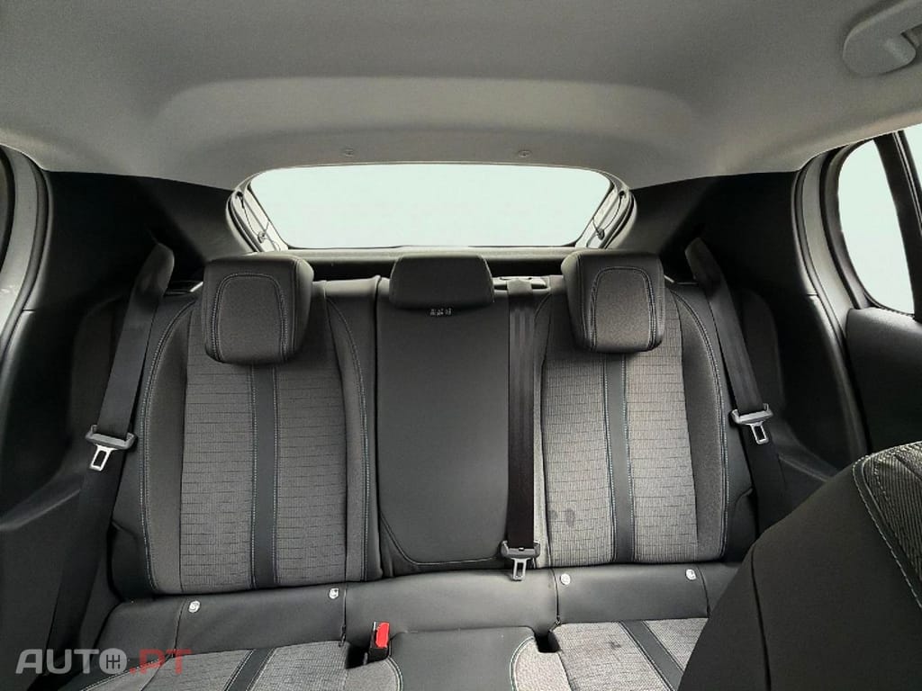 Peugeot 208 PureTech 100 EAT8 Active Pack