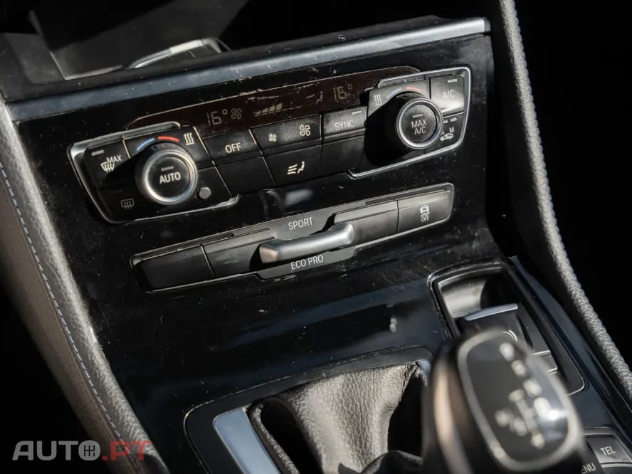 BMW 218 d Pack M Auto — fotografia 14