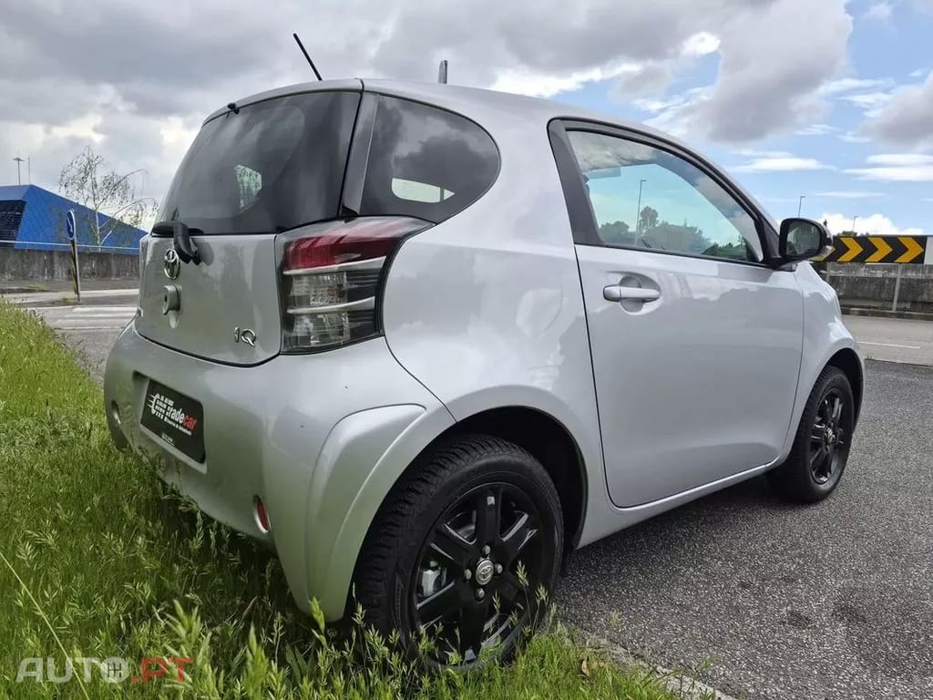 Toyota iQ 1.0 VVT-i Essential+AC