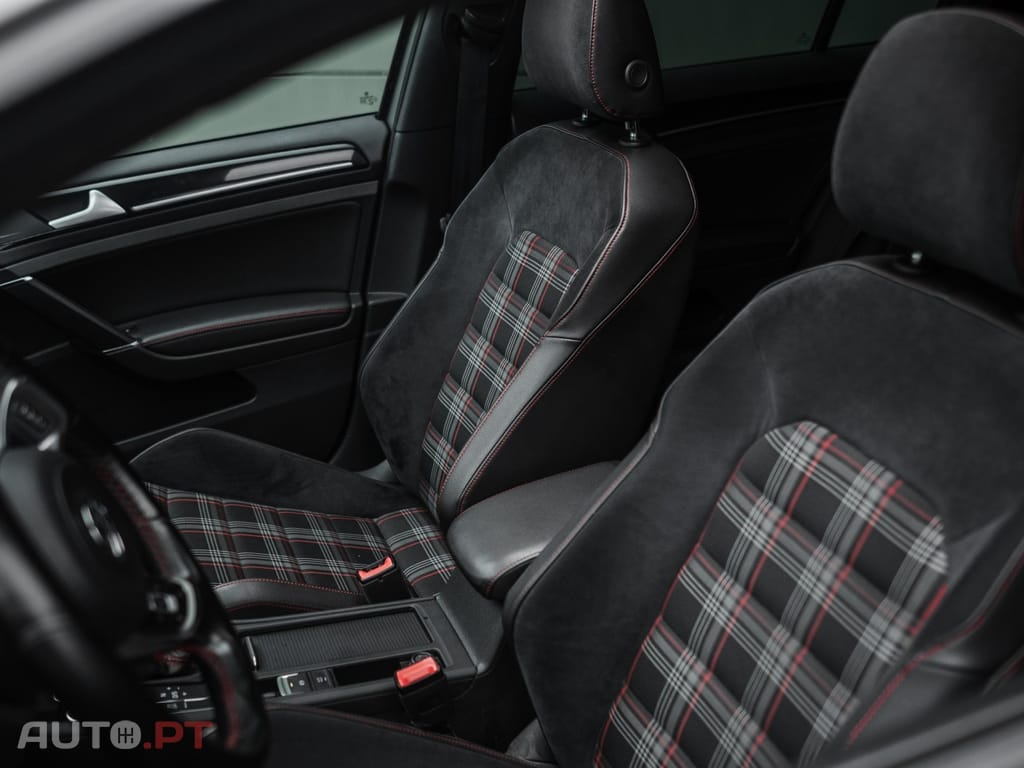 Volkswagen Golf 2.0 TSi GTi DSG Performance