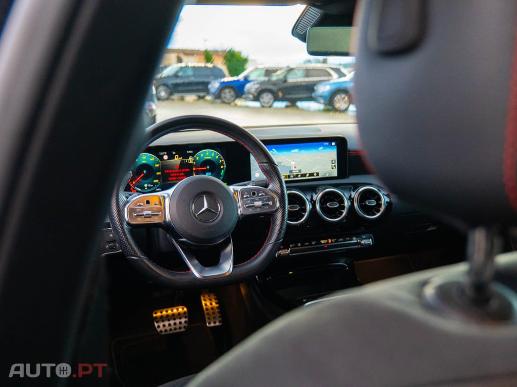 Mercedes-Benz A 250 e 8G-DCT AMG Line