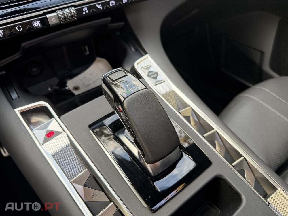 DS DS7 Crossback E-Tense Performance Line+ EAT8