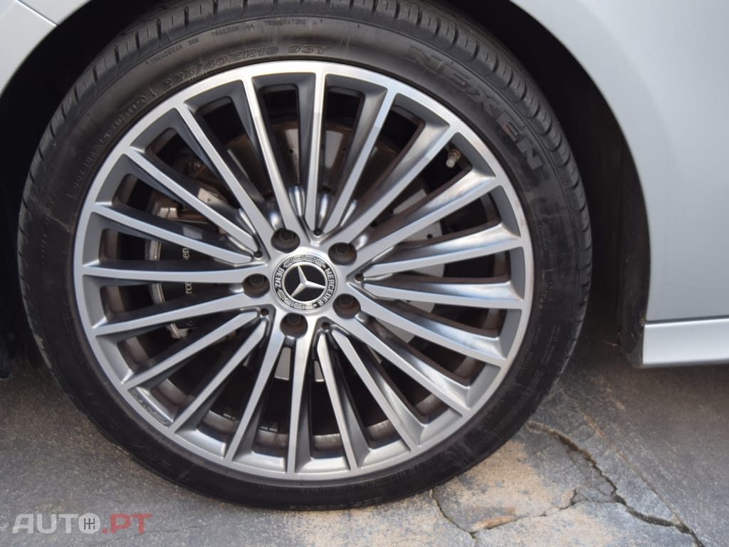 Mercedes-Benz A 250 e AMG Line