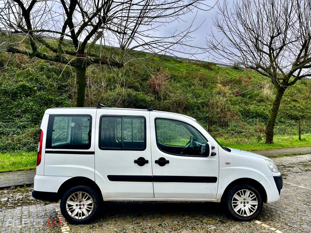 Fiat Doblo 5 Lugares