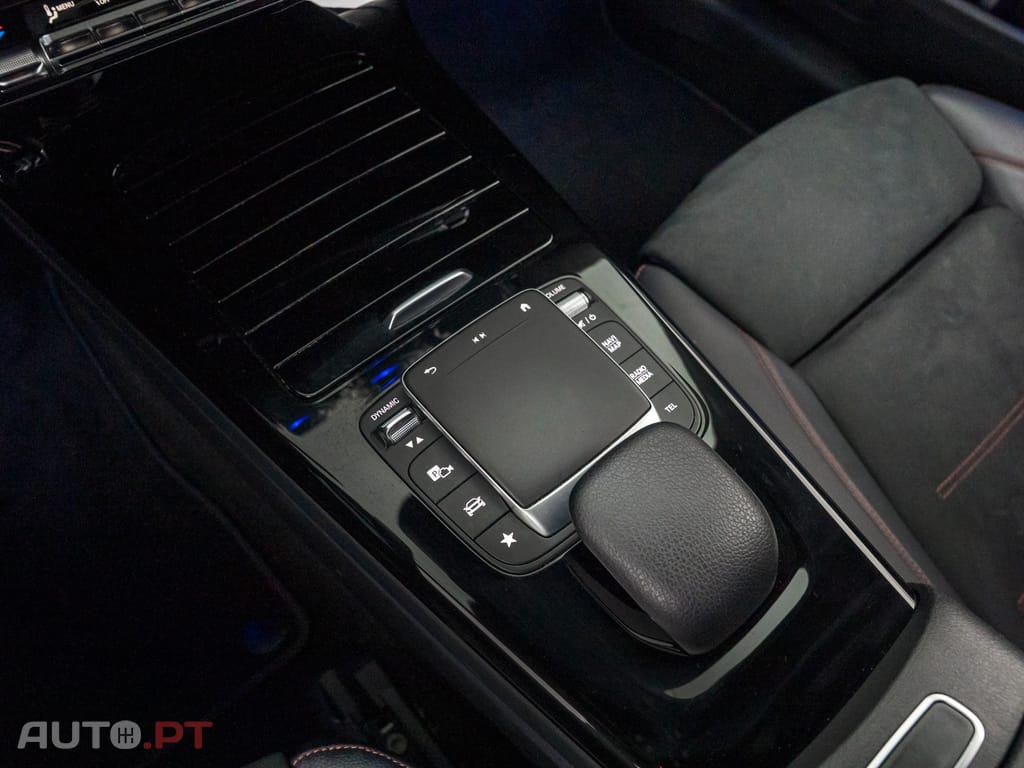 Mercedes-Benz A 250 e AMG Line