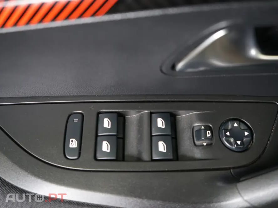 Peugeot 2008 1.2 PureTech Active Pack EAT8