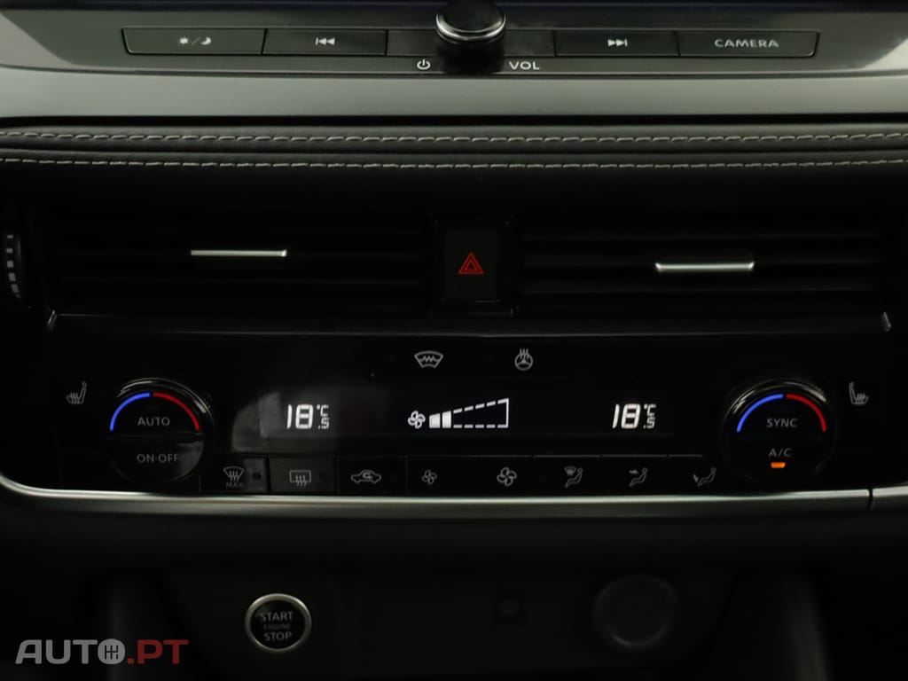 Nissan Qashqai Qashqai 1.3 DIG-T N-Connecta LED Xtronic