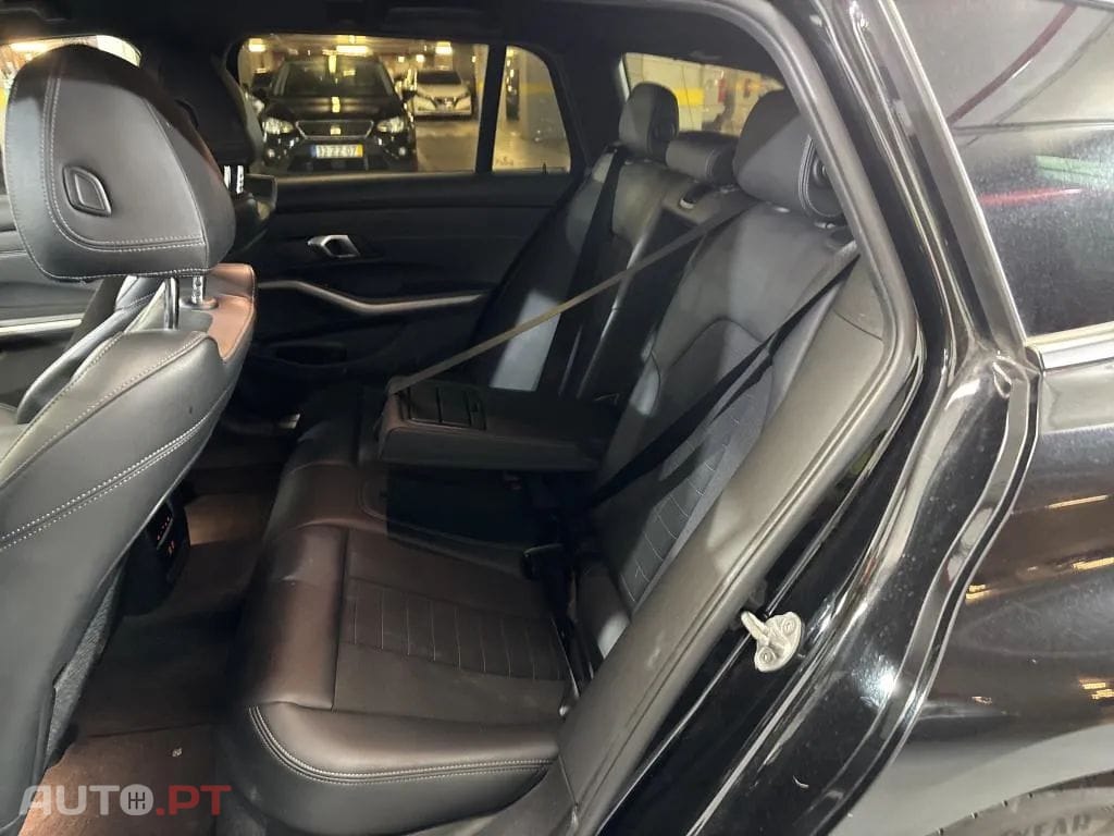BMW 330 e Touring Corporate Edition Auto