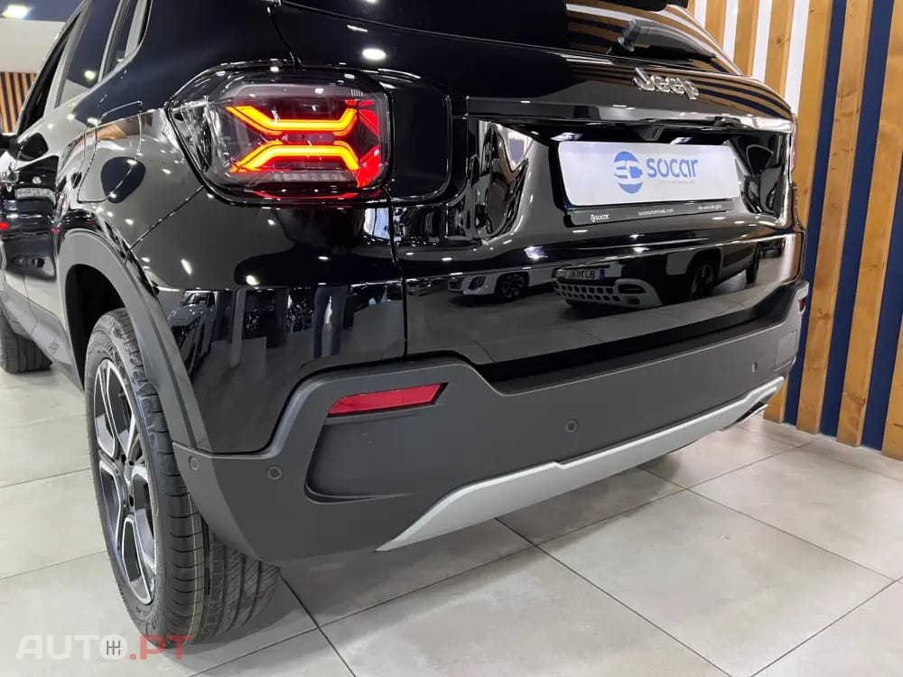 Jeep Avenger 1.2 e-Hybrid Summit DCT