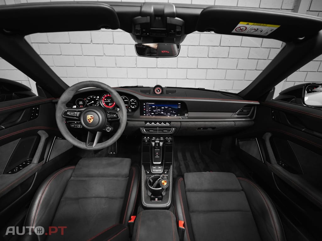 Porsche 992 Carrera 4 GTS PDK