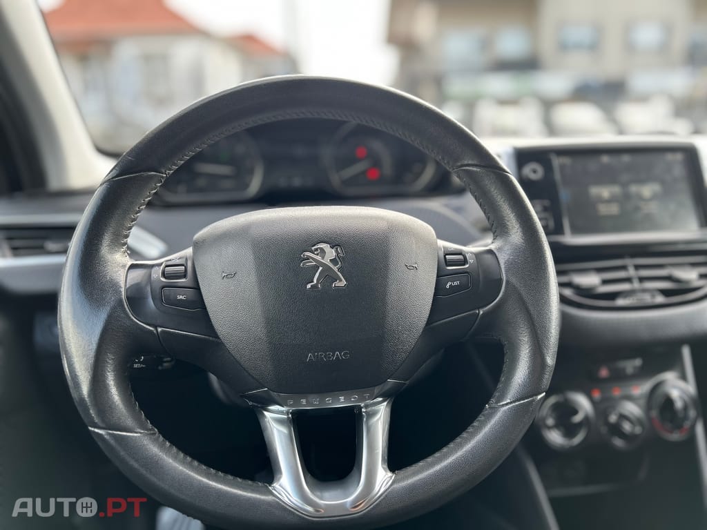 Peugeot 208 1.6 BlueHDi Style