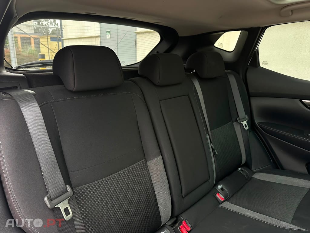 Nissan Qashqai 1.5 dCi N-Connecta J18