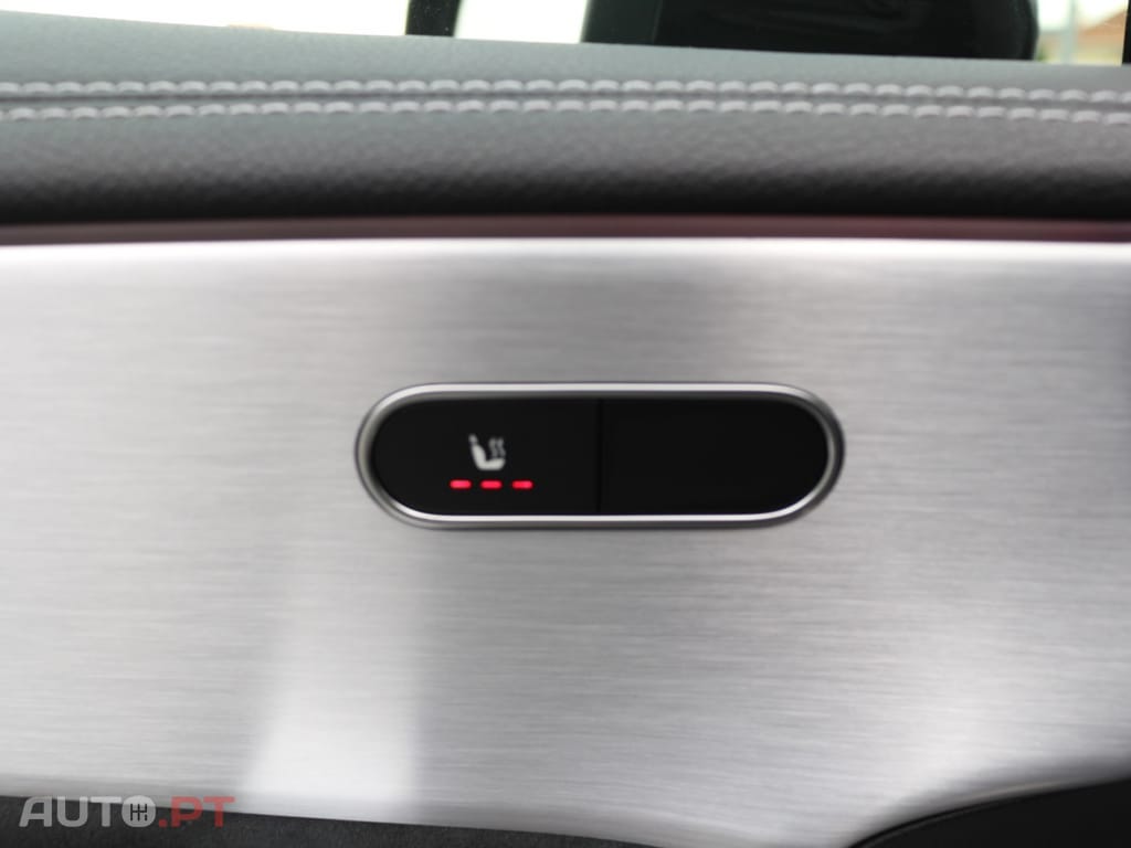 Mercedes-Benz A 250 e AMG Line