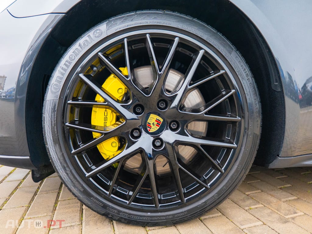 Porsche Panamera 4 E-Hybrid