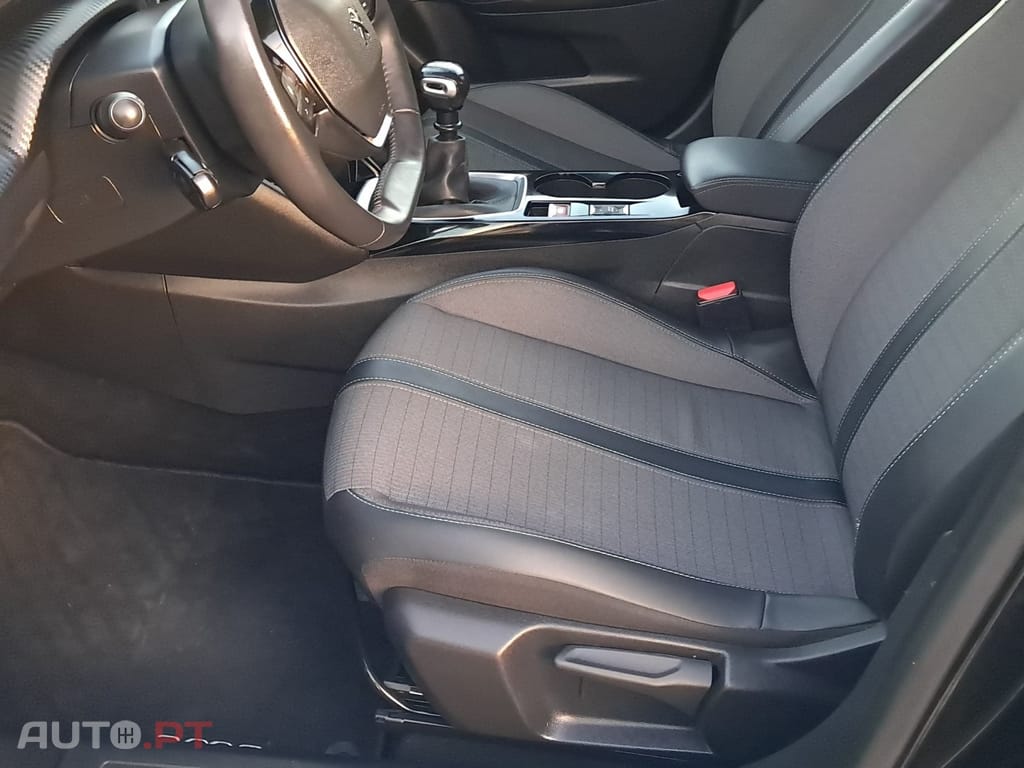 Peugeot 2008 1.2 PureTech Allure Pack