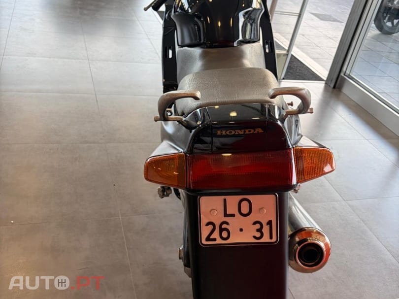 Honda VFR 750 F