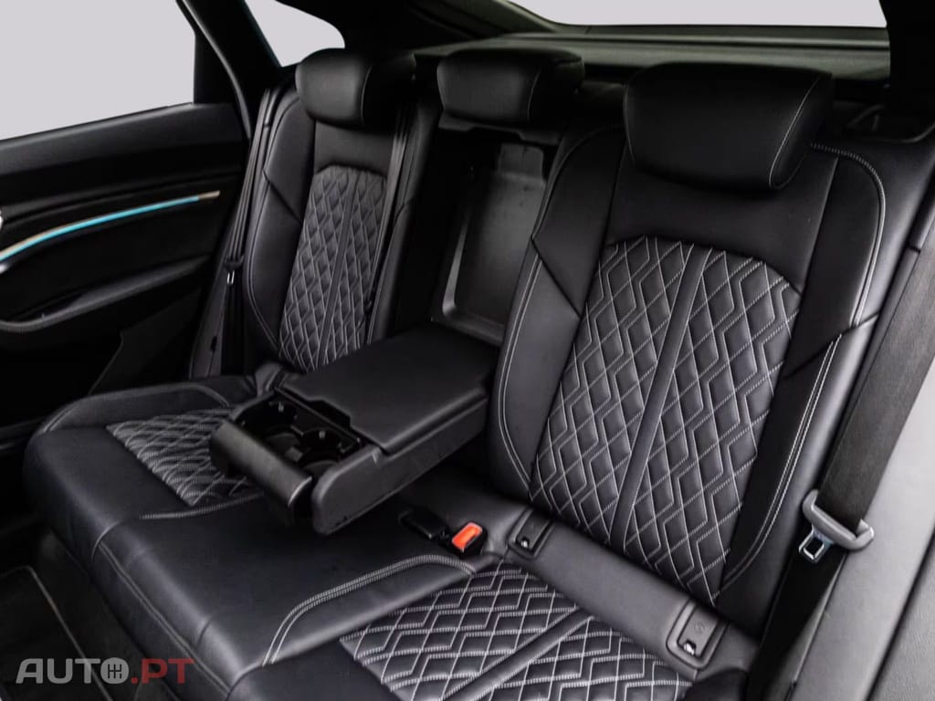 Audi E-Tron S I.V.A DEDUTIVEL