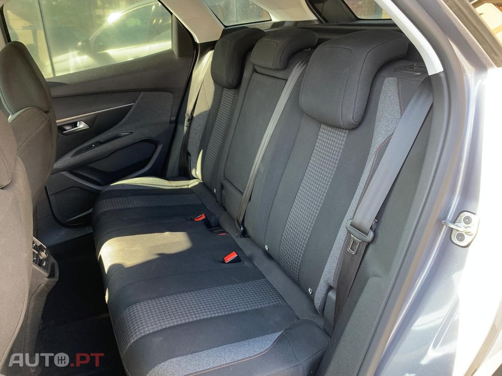 Peugeot 3008 1.5 BlueHDi Active