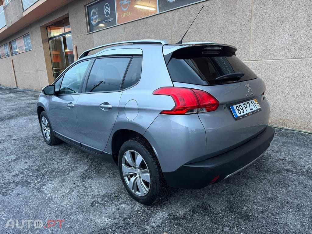 Peugeot 2008 1.2 PureTech Allure
