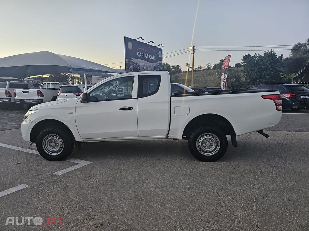 Mitsubishi L200 2.4 DI-D CD Invite 4WD