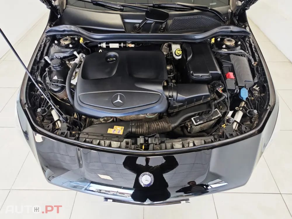 Mercedes-Benz CLA 180 7G-DCT AMG Line