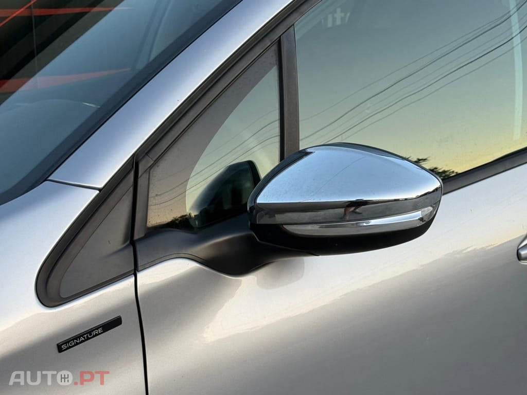 Peugeot 208 1.2 PureTech Signature