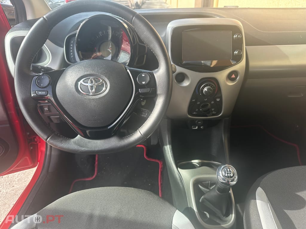 Toyota Aygo 1.0 X-Play Plus