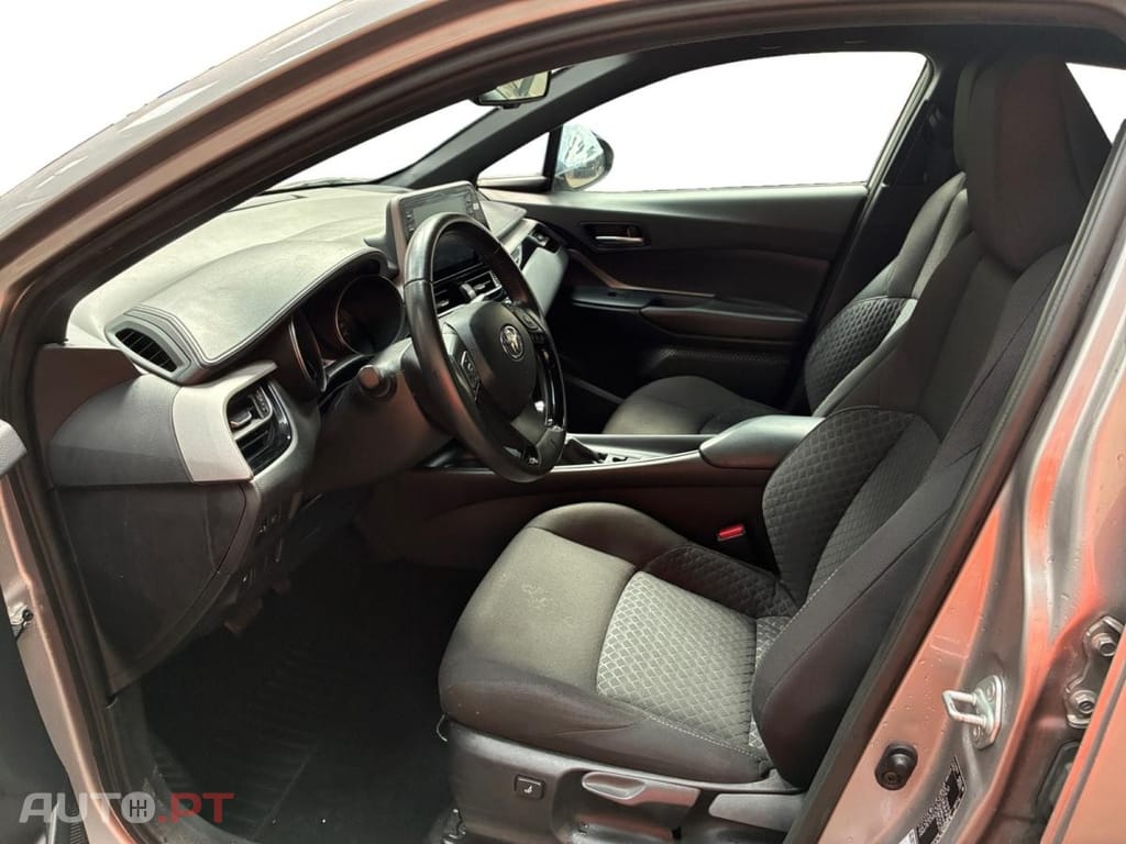 Toyota C-HR 1.8 Hybrid Dynamic Business