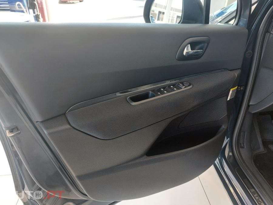Peugeot 5008 1.6 BlueHDi Style