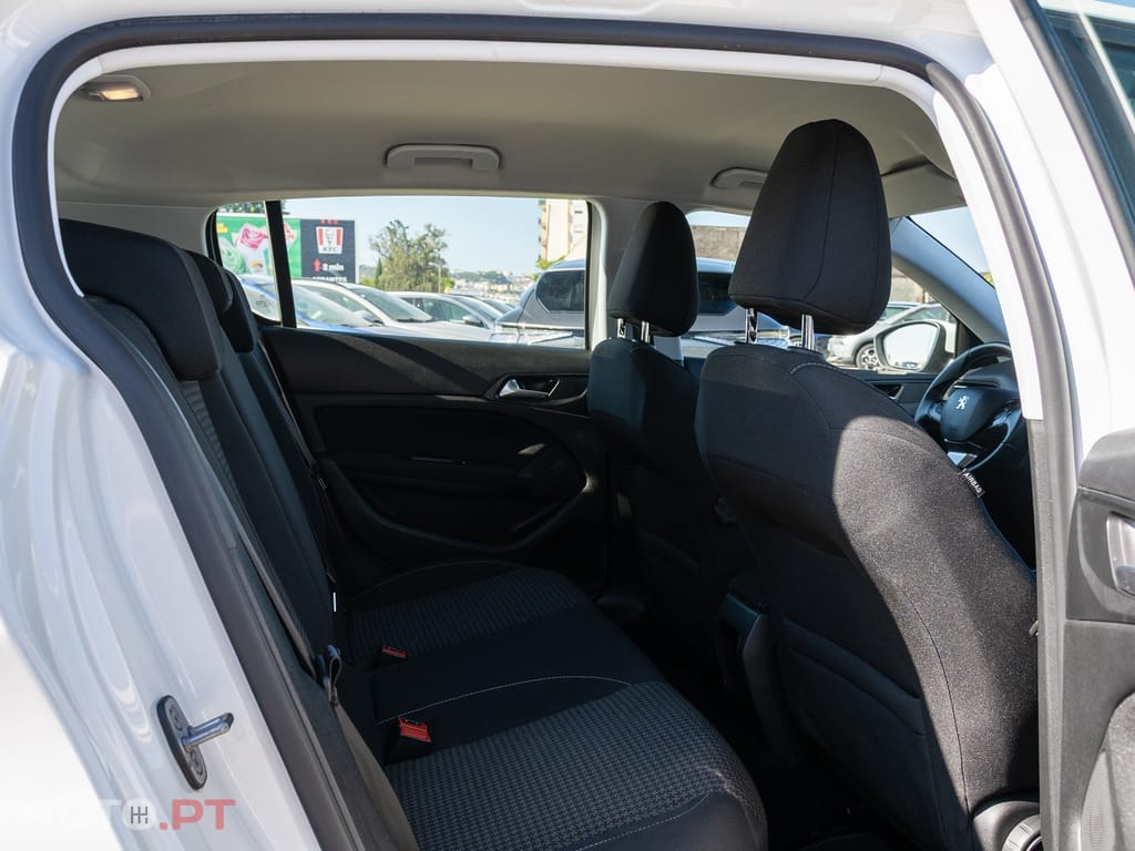 Peugeot 308 1.5 BlueHDi Business Line