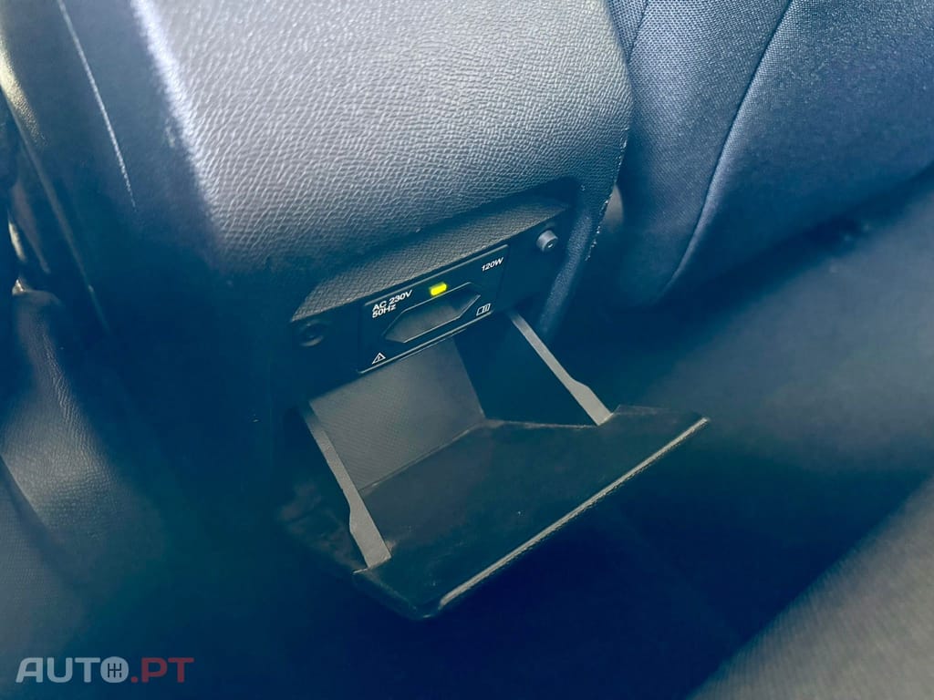 Peugeot 308 1.2 PureTech Allure Faróis Full LED