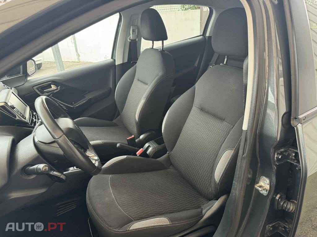 Peugeot 208 1.2 PureTech Style