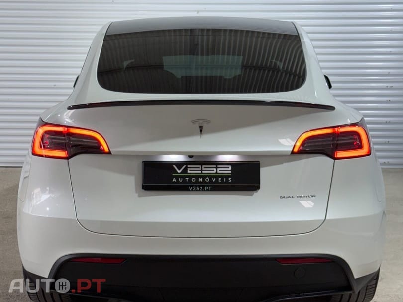Tesla Model Y Long Range Dual Motor AWD