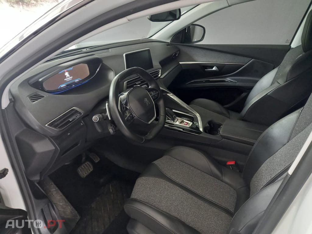 Peugeot 5008 1.5 BlueHDi Allure EAT8