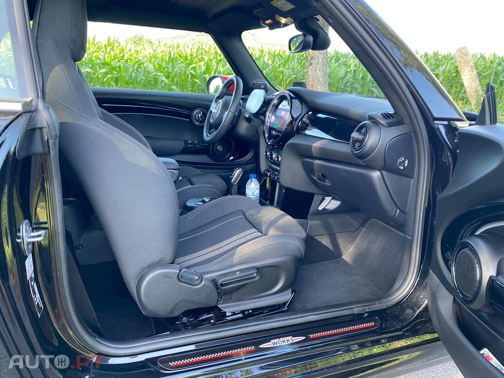 MINI John Cooper Works Plus Auto Desportiva