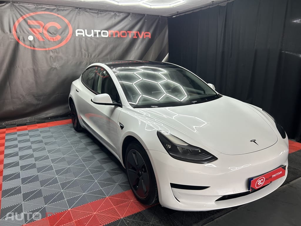 Tesla Model 3 Tração Traseira Standard
