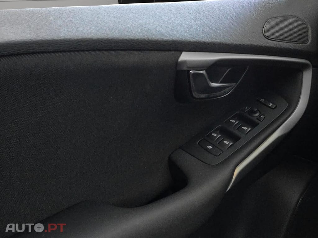 Volvo V40 2.0 D2 Momentum