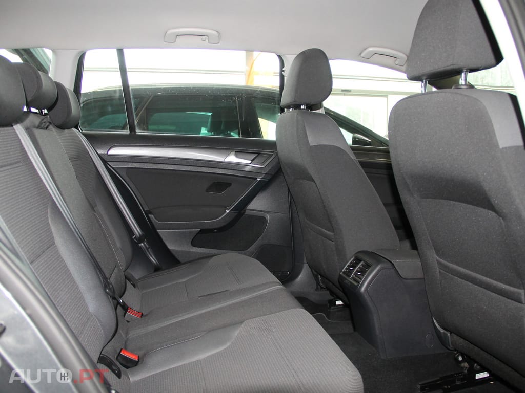 Volkswagen Golf 1.6 TDI Confortline