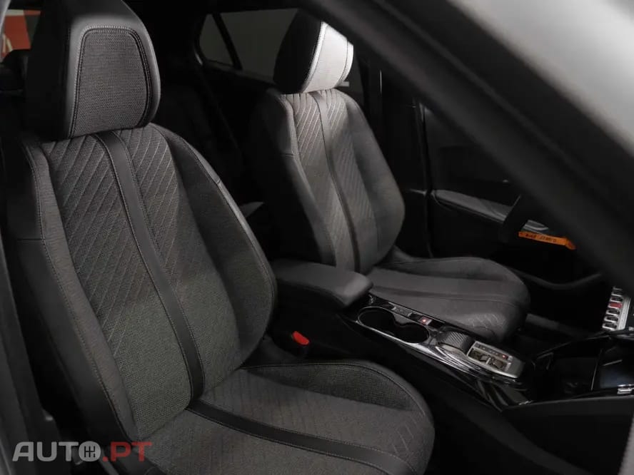 Peugeot 2008 1.2 Hybrid Allure e-DCS6